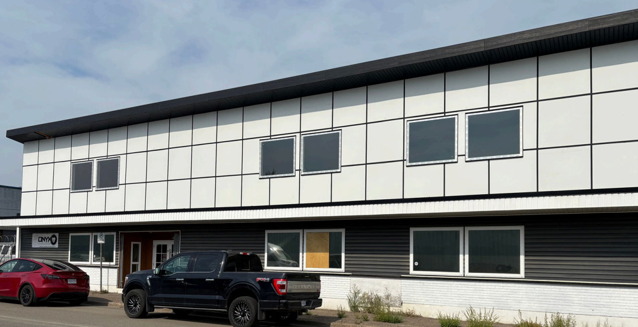 9754 sq ft Building For Sale